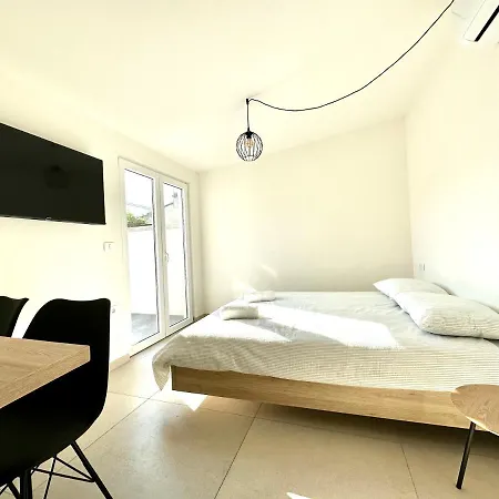 Damir Skomina Apartments Koper Exterior foto