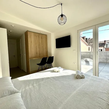 Damir Skomina Apartments Koper Exterior foto